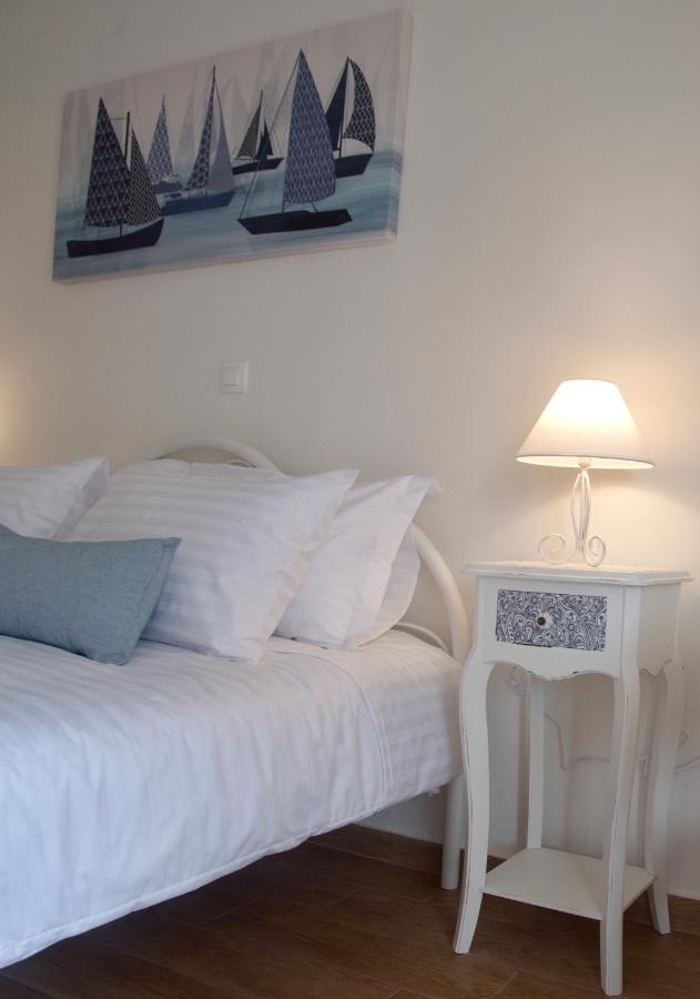 The Bluehouse - Spacious Top Floor Flat With Parking, By Mon Repos Beach Korfu Dış mekan fotoğraf