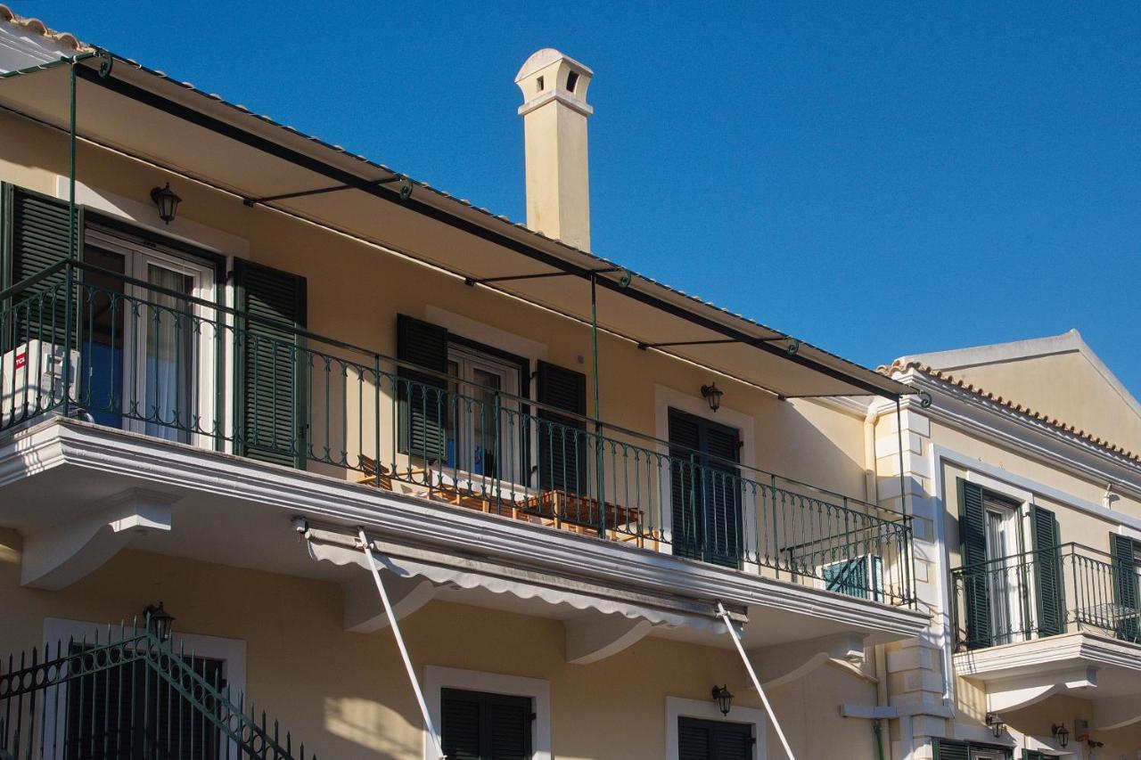 The Bluehouse - Spacious Top Floor Flat With Parking, By Mon Repos Beach Korfu Dış mekan fotoğraf