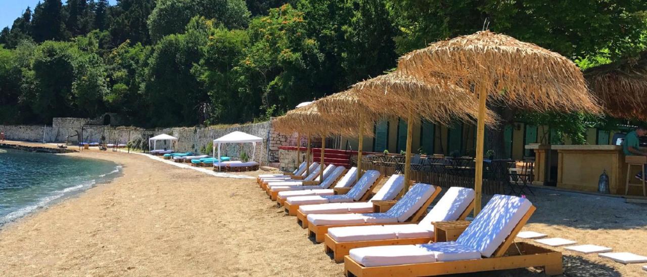 The Bluehouse - Spacious Top Floor Flat With Parking, By Mon Repos Beach Korfu Dış mekan fotoğraf